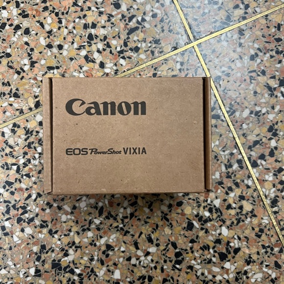 85mm f1.8 mint condition - Picture 2 of 2